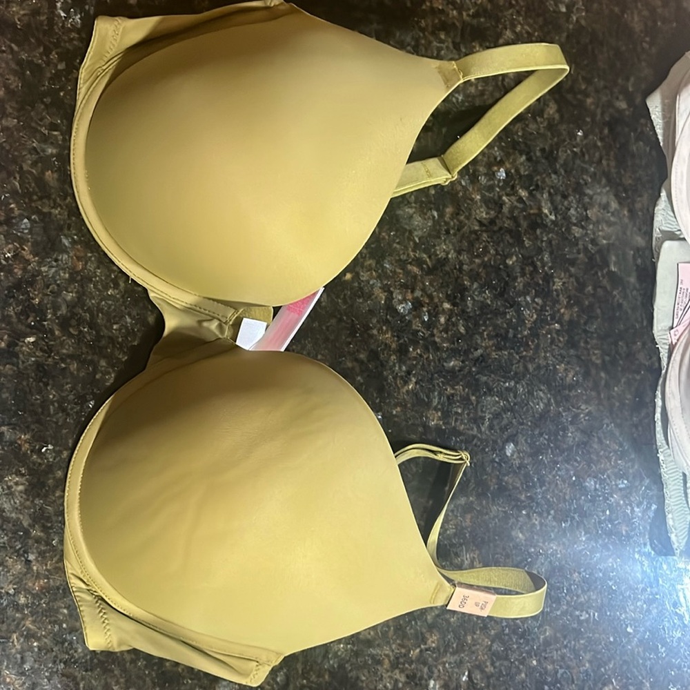 Bra VS